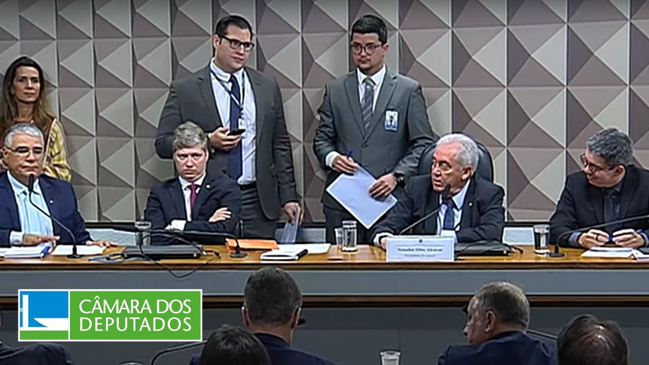 AO VIVO - CPMI do 8 de Janeiro: acompanhe a leitura do relatório